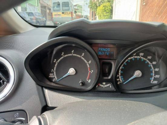 FORD FIESTA 1.6 SE PLUS HATCH 16V FLEX 4P POWERSHIFT